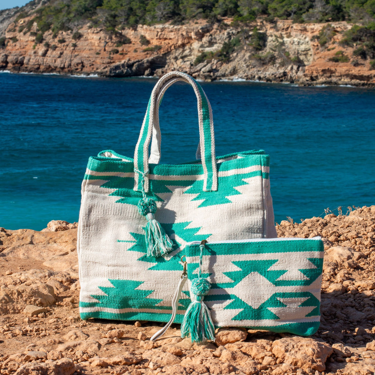 Hippie clutch and toiletry bag green and beige, together with the Hippie shopper by the sea