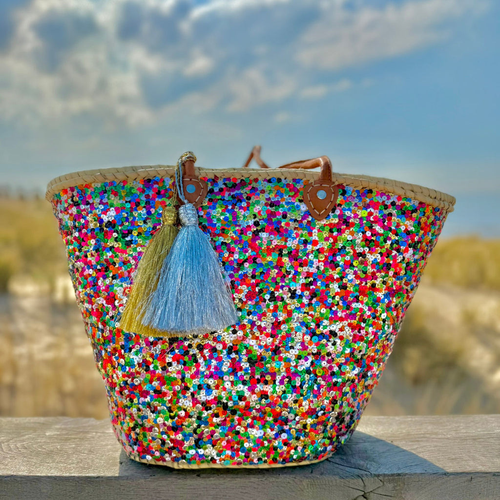 Rieten strandtas Multi met pailletten en vaste franjes, zijaanzicht met franjes