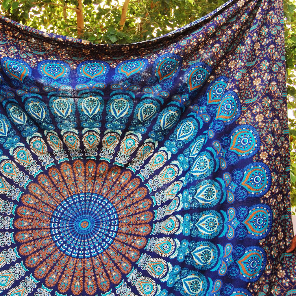XXL beach towel Blue Paradise 235x220 cm, close up of the blue mandala