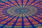 XXL strandlaken Brightlife 240x220 cm, close-up van de kleurrijke mandala