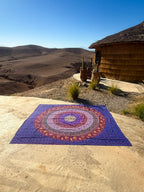 XXL strandlaken Multi Ibiza 235x220 cm, in de zon met de bergen op de achtergrond