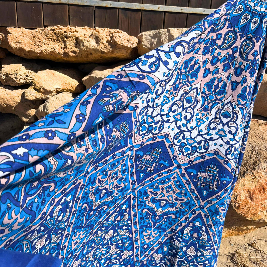 XXL beach towel Star Blue 235x220 cm, close up of the blue print
