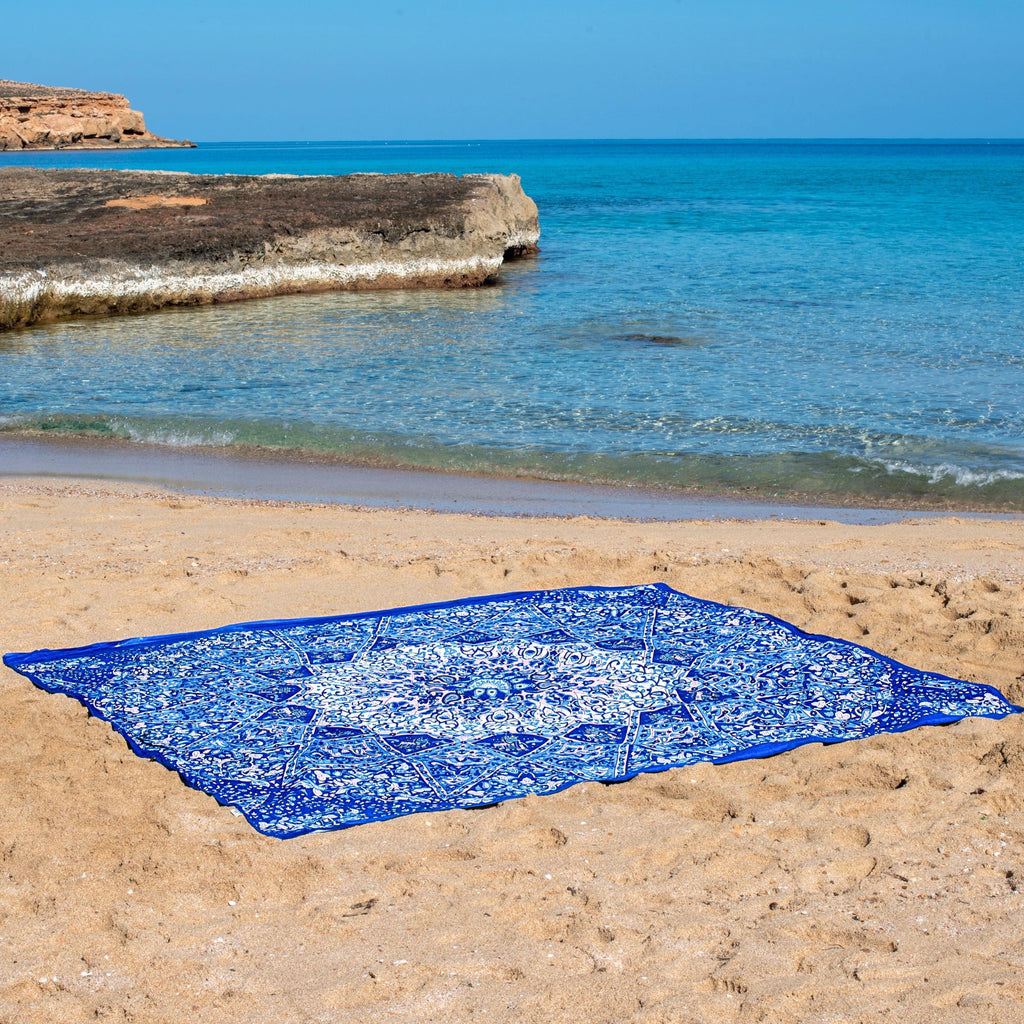 XXL beach towel Star Blue 235x220 cm, spread out on the beach