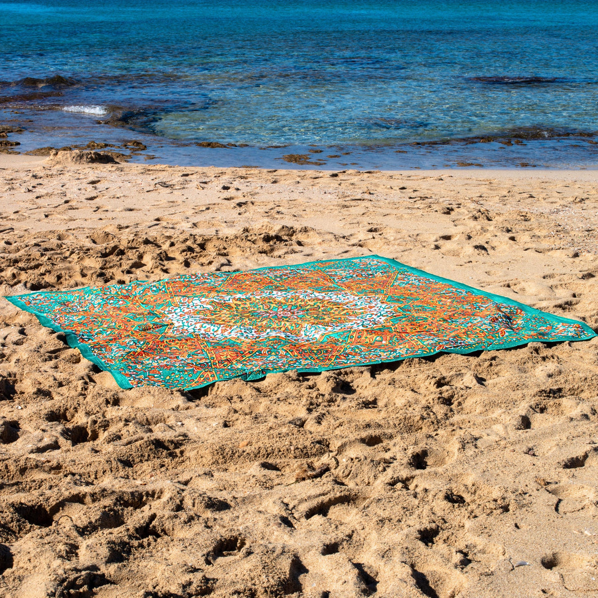 XXL strandlaken Tropical Star 235x220 cm, op het zand bij zee