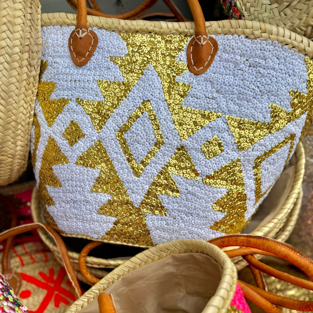 Boho rattan beach bag Aztec white and gold, close up of the white and gold sequins