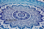 XXL strandlaken Blue Ombre 235x220 cm, close-up van de mandala